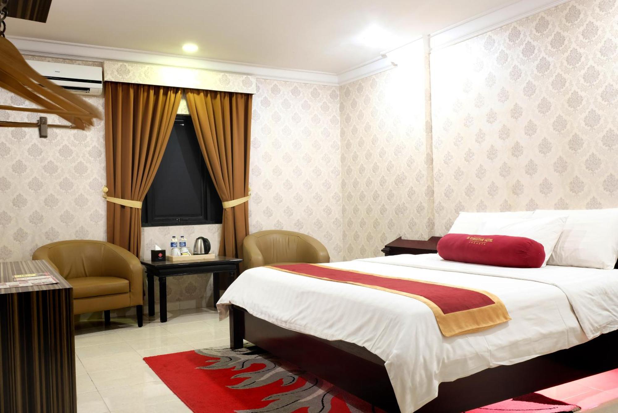 3 Putra Bi Executive Hotel Yakarta Exterior foto